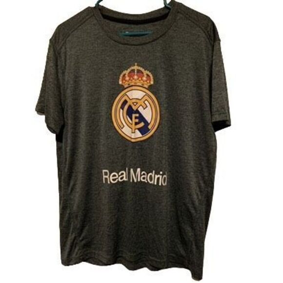 Real Madrid Size XL T-Shirt - Picture 1 of 4